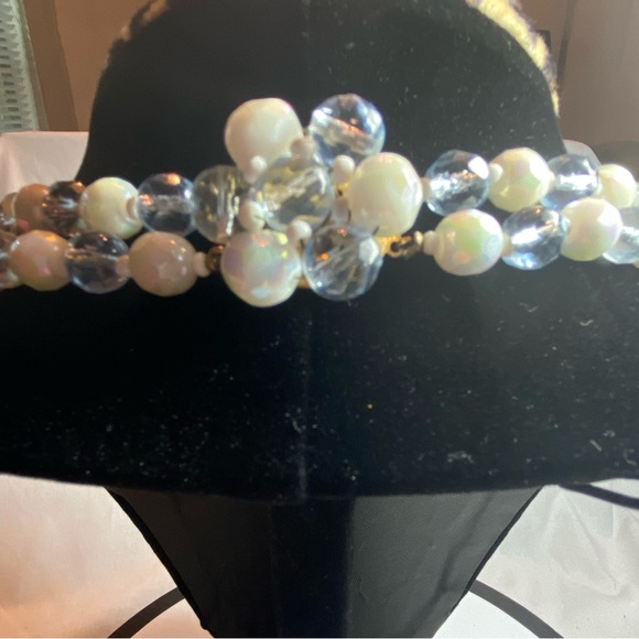 Vintage lot of 2 beaded necklaces. Unsigned. Price for both - Picture 4 of 7